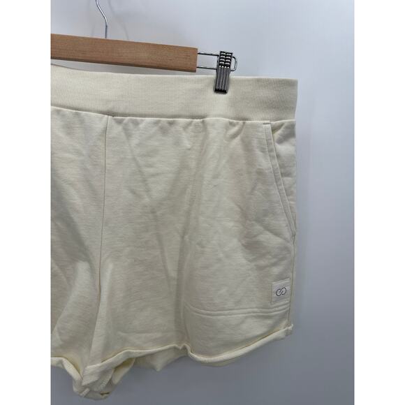 CALIA Shorts Women XXL NWT Cream Journey Collection High Rise Cut-Off - Picture 3 of 6
